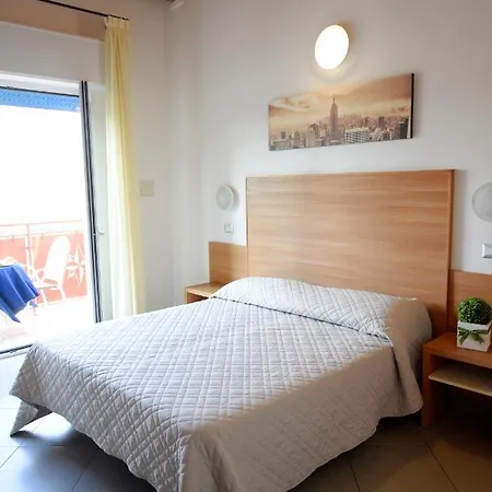 Hotel Arno 3*