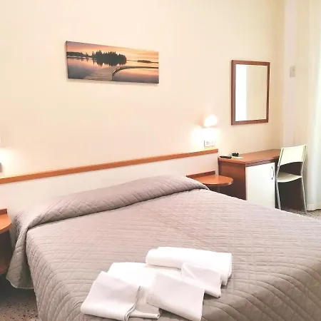 Arno Hotel 3*