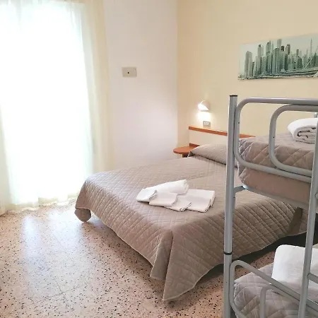 Arno Hotel